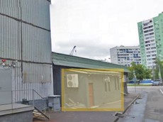 ГП16982679.Нежилое помещение.Фасад здания с выделенными окнами реализуемого объекта.jpg