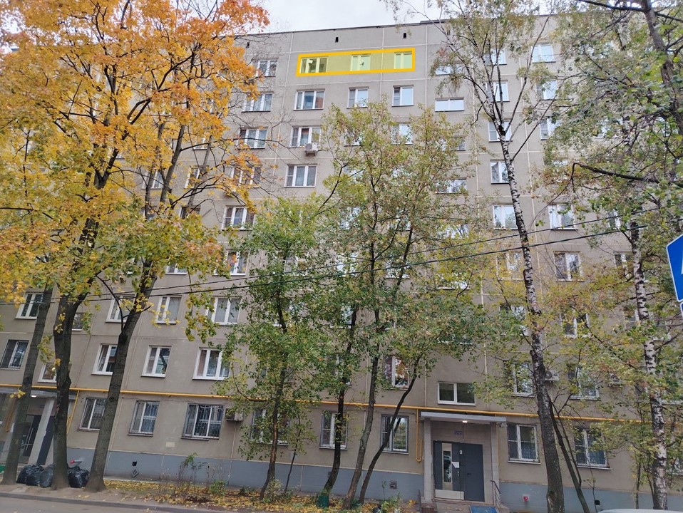 ГП17007029.Квартира.Фасад здания с выделенными окнами реализуемого объекта.jpg