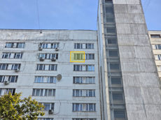 ГП17007262.Квартира.Фасад здания с выделенными окнами реализуемого объекта.png