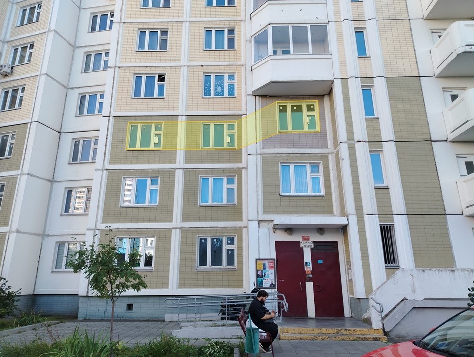 ГП17006328.Квартира.Фасад здания с выделенными окнами реализуемого объекта.jpg