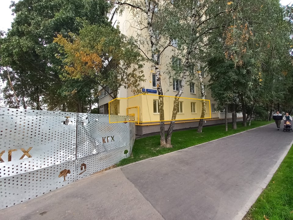 ГП17004207.Квартира.Фасад здания с выделенными окнами реализуемого объекта.jpg