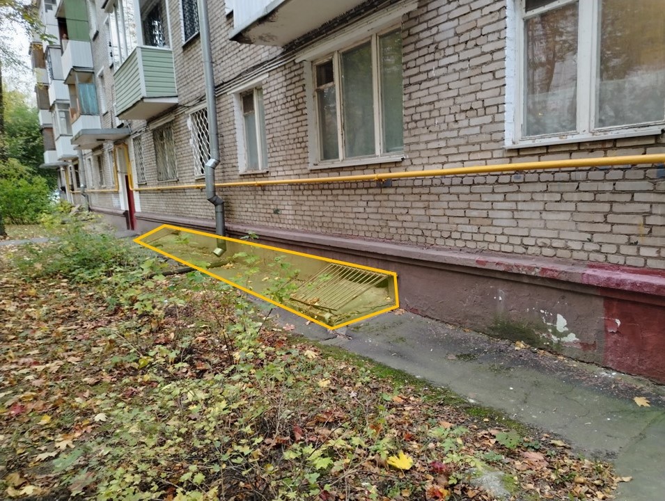 ГП17005943.Нежилое помещение.Фасад здания с выделенными окнами реализуемого объекта_3.jpg