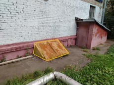 ГП17005943.Нежилое помещение.Фасад здания с выделенными окнами реализуемого объекта.jpg