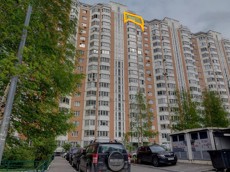 ГП17006122.Квартира.Фасад здания с выделенными окнами реализуемого объекта.jpg