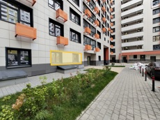 ГП16982535.Нежилое помещение.Фасад здания с выделенными окнами реализуемого объекта_2.jpg