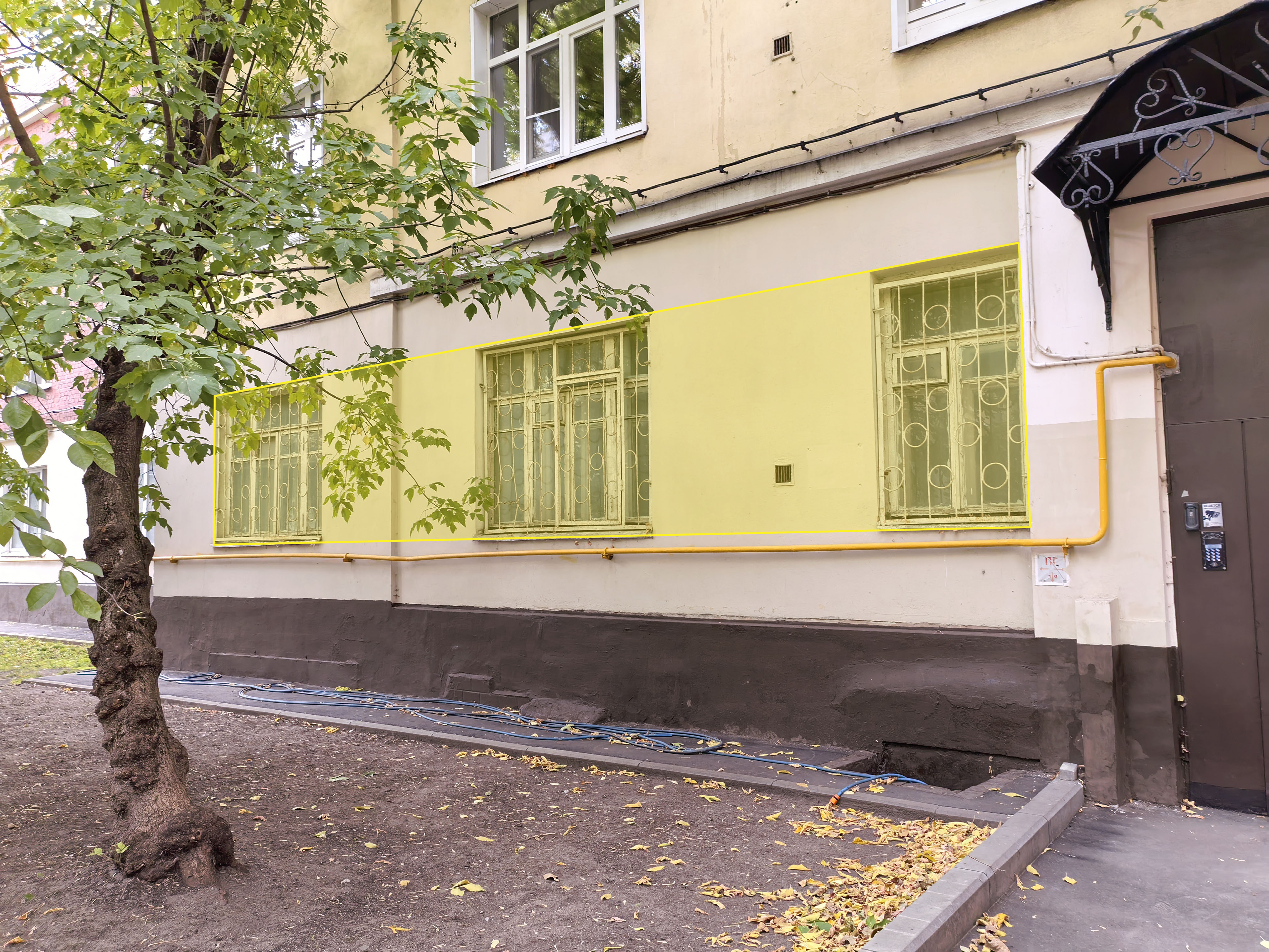 ГП17006495.Квартира.Фасад здания с выделенными окнами реализуемого объекта.jpg