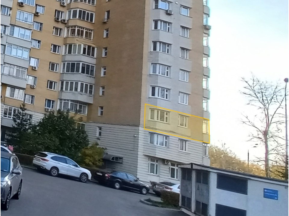 ГП16924055.Квартира.Фасад здания с выделенными окнами реализуемого объекта_2.jpg