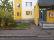 ГП17007035.Квартира.Фасад здания с выделенными окнами реализуемого объекта.jpg