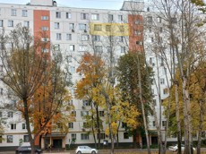 ГП17007013.Квартира.Фасад здания с выделенными окнами реализуемого объекта.jpg