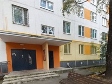 ГП17007010.Квартира.Фасад здания с выделенными окнами реализуемого объекта.jpg