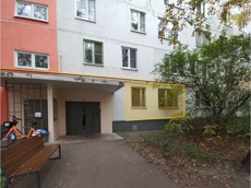 ГП17006403.Квартира.Фасад здания с выделенными окнами реализуемого объекта.jpg