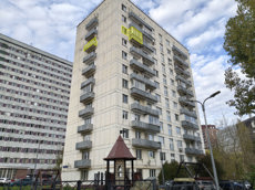ГП17008051.Квартира.Фасад здания с выделенными окнами реализуемого объекта.jpg