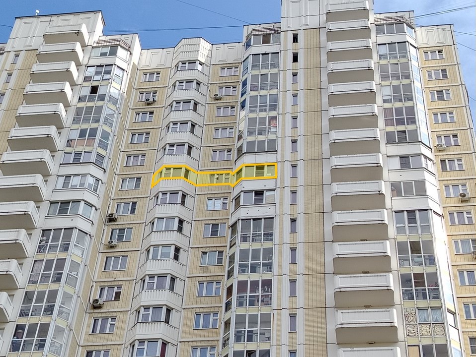ГП17001714.Квартира.Фасад здания с выделенными окнами реализуемого объекта.jpg