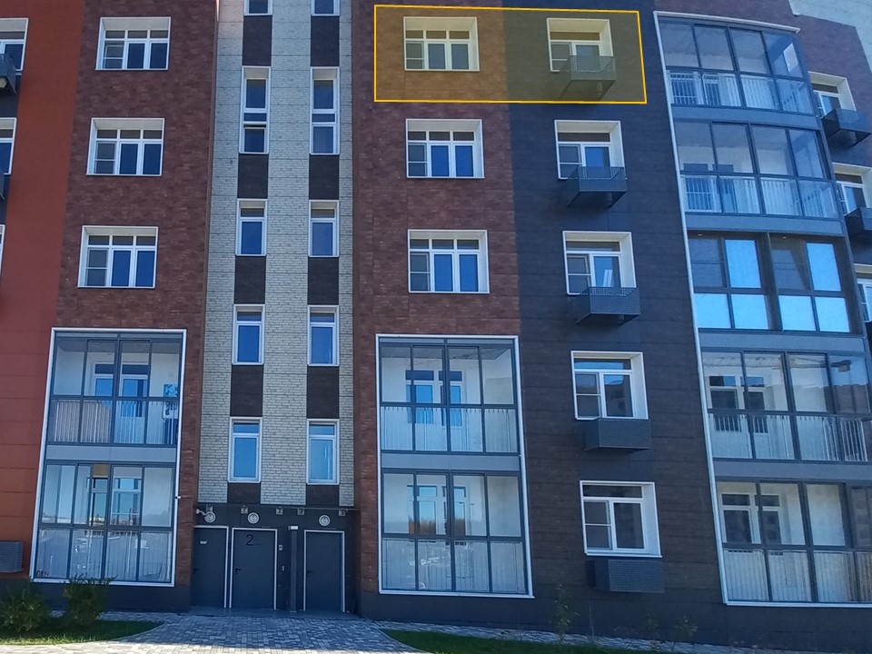 ГП17008069.Квартира.Фасад здания с выделенными окнами реализуемого объекта_2.jpg