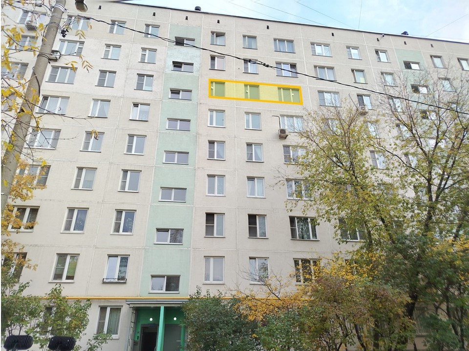 ГП17007016.Квартира.Фасад здания с выделенными окнами реализуемого объекта.jpg