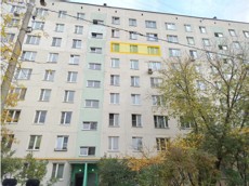ГП17007016.Квартира.Фасад здания с выделенными окнами реализуемого объекта.jpg