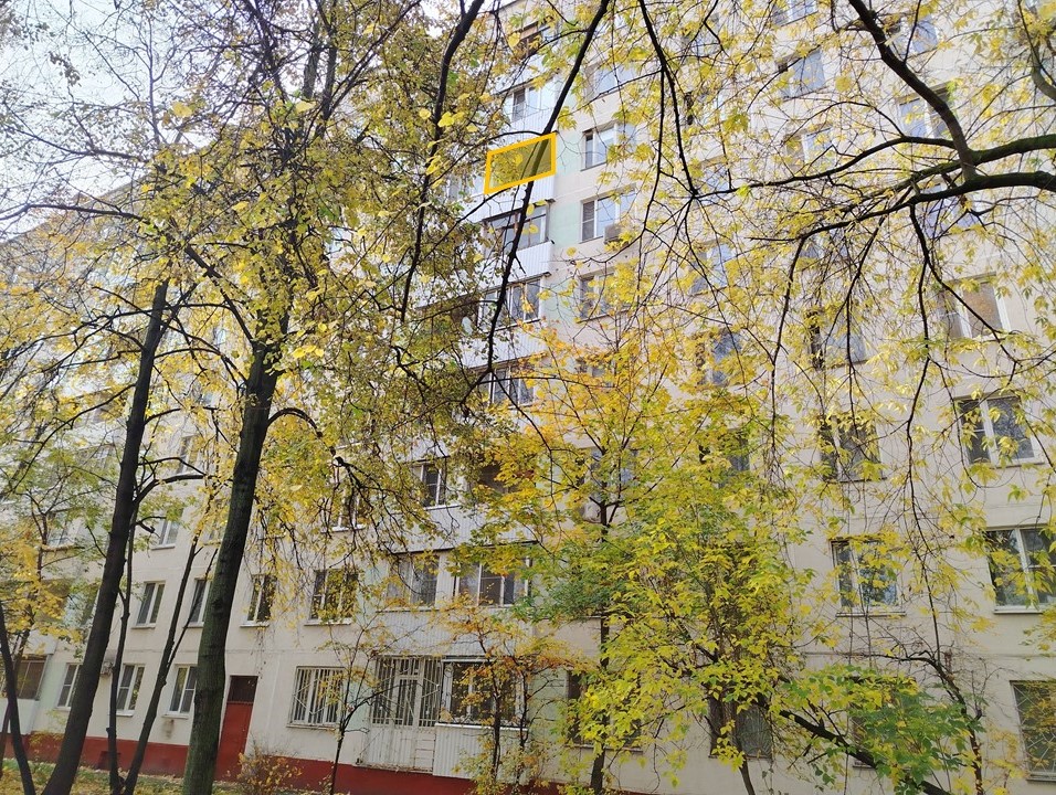 ГП17007016.Квартира.Фасад здания с выделенными окнами реализуемого объекта_2.jpg