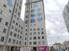 ГП17007021.Квартира.Фасад здания с выделенными окнами реализуемого объекта_2.jpg