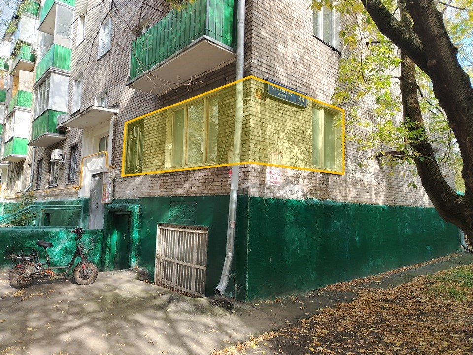 ГП17006487.Квартира.Фасад здания с выделенными окнами реализуемого объекта.jpg