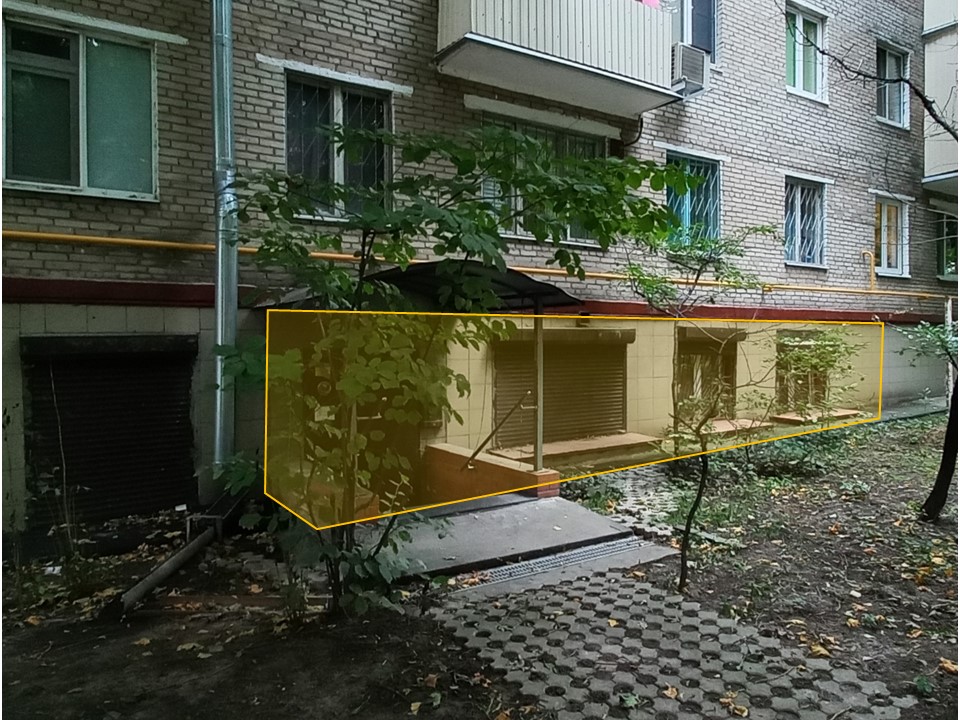 ГП16943401.Нежилое помещение.Фасад здания с выделенными окнами реализуемого объекта_3.jpg