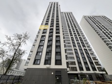 ГП17008335.Квартира.Фасад здания с выделенными окнами реализуемого объекта_2.jpg