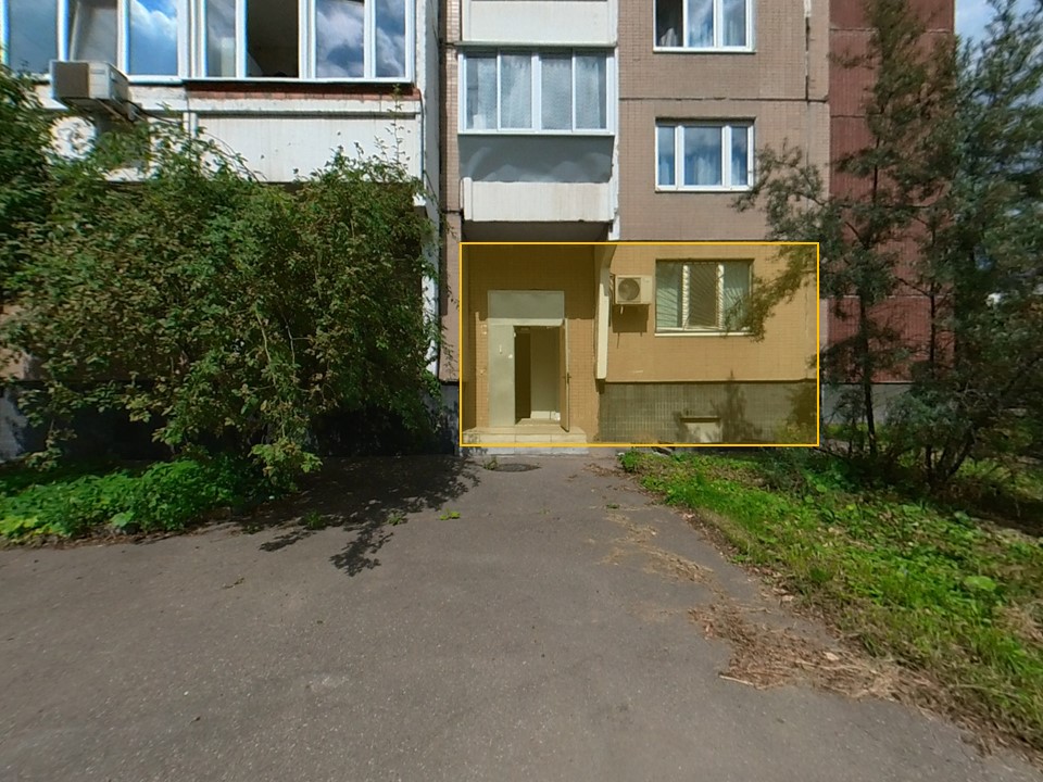 ГП16869627.Нежилое помещение.Фасад здания с выделенными окнами реализуемого объекта_2.jpg
