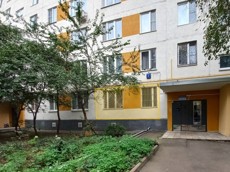 ГП17005888.Квартира.Фасад здания с выделенными окнами реализуемого объекта.jpg