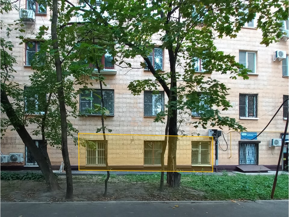ГП17005893.Квартира.Фасад здания с выделенными окнами реализуемого объекта.jpg