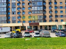 ГП17006394.Квартира.Фасад здания с выделенными окнами реализуемого объекта.jpg