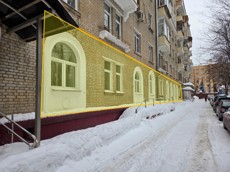 ГП16986247.Нежилое помещение.Фасад здания с выделенными окнами реализуемого объекта_3.jpg