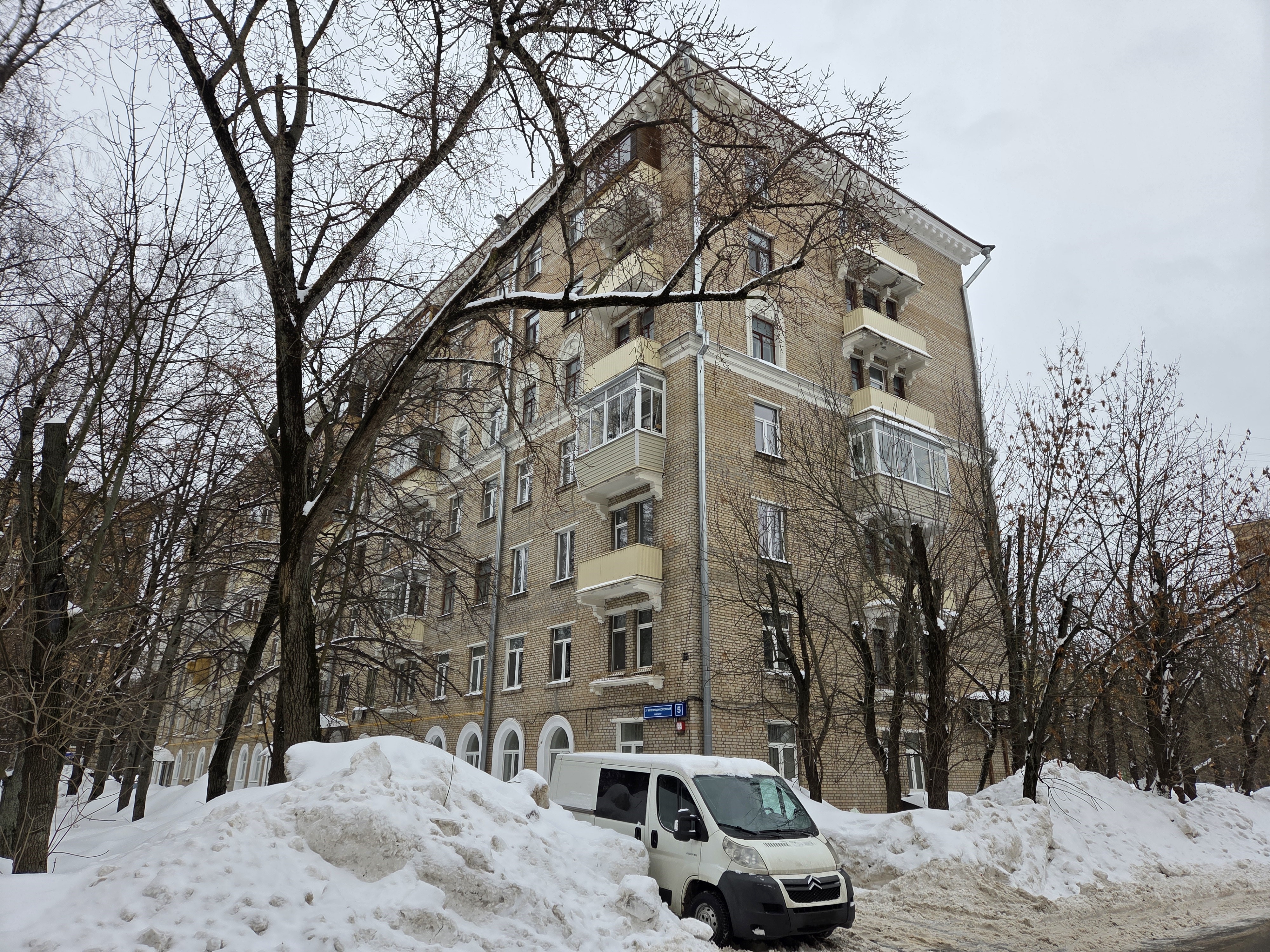 ГП16986247.Нежилое помещение.Общий фасад здания_4.jpg